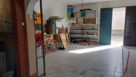 Moradia t2 +1 em almeirim, santarém.