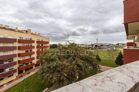 Fantástico t3 vista serra na urbanização colinas do sul