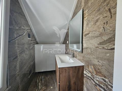 Moradia isolada t5, c/piscina e garagem, brejoeira - azeitão