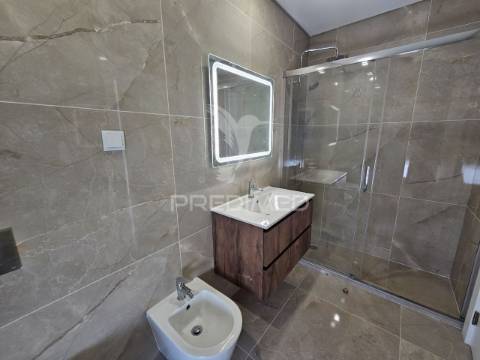 Moradia isolada t5, c/piscina e garagem, brejoeira - azeitão