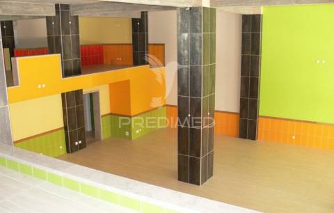 Restaurante de 576 m2, zona ribeirinha, ferragudo 