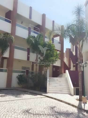 Loja com 91m2, excelente localização, em ferragudo