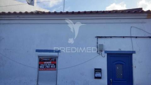 Casa antiga em comenda