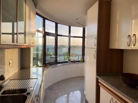 T3 carvalhos zona privilegiada