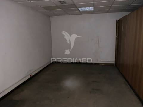 Loja comercial em  santa maria de lamas