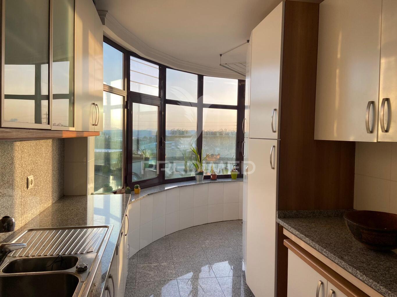T3 carvalhos zona privilegiada