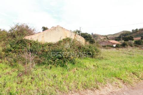 Quintinha com 3 ruínas a 20 km da praia da zambujeira