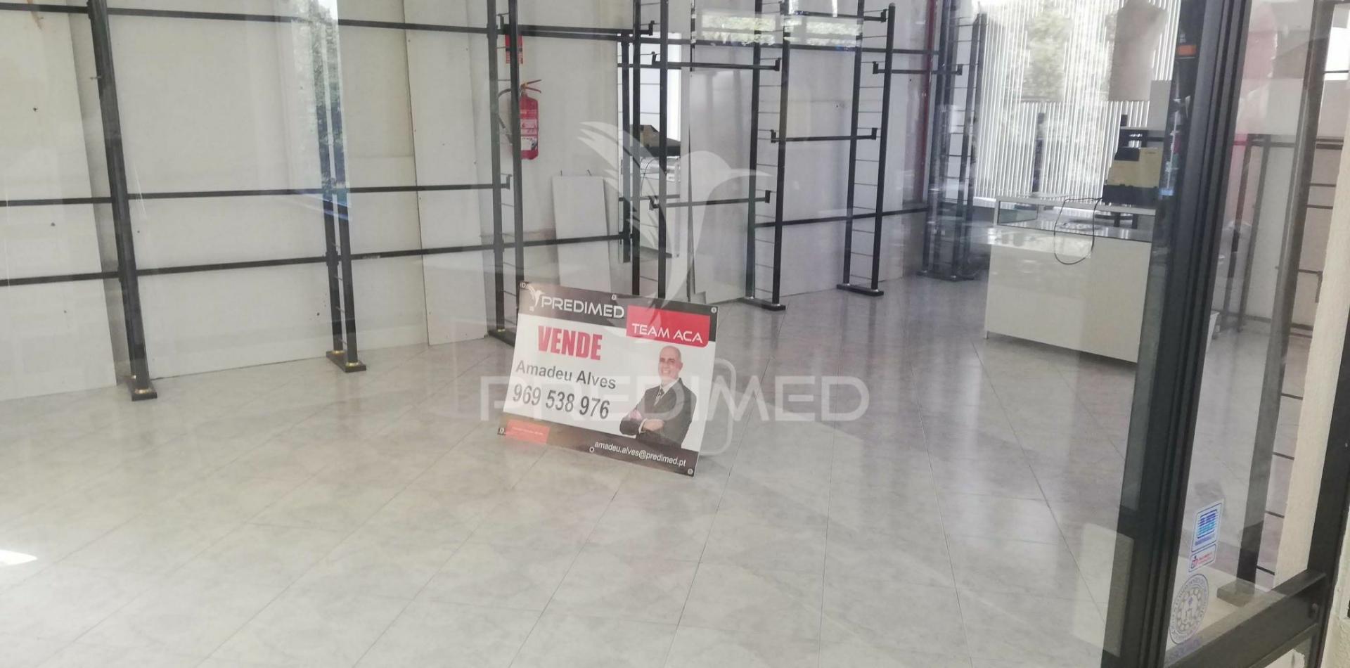 Corroios (vale milhacos) loja comercial 42m2