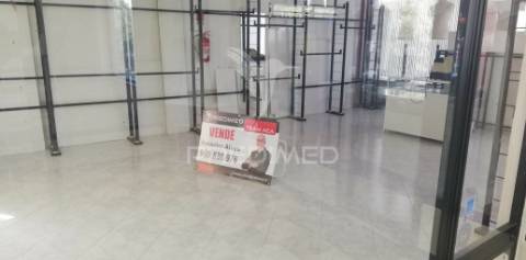 Corroios (vale milhacos) loja comercial 42m2