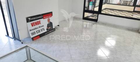 Corroios (vale milhacos) loja comercial 42m2