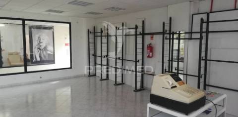 Corroios (vale milhacos) loja comercial 42m2