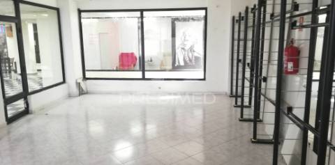 Corroios (vale milhacos) loja comercial 42m2
