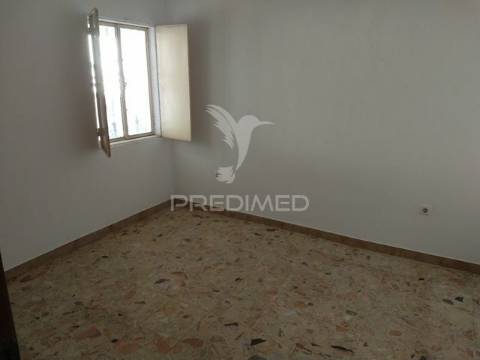 Quinta com 2 hectares montargil