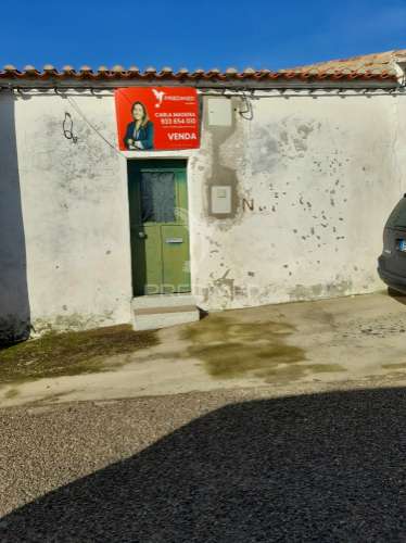 Casinha típica na aldeia alentejana de pias -serpa