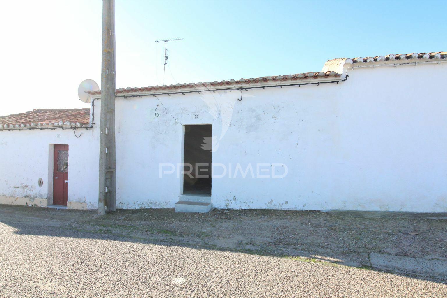 Casinha típica na aldeia alentejana de pias -serpa