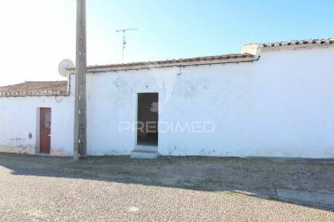 Casinha típica na aldeia alentejana de pias -serpa