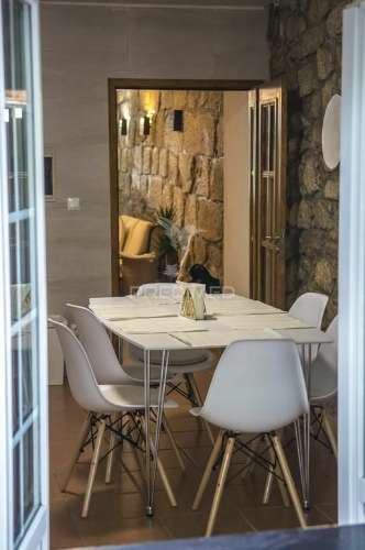 Casa antiga no centro do porto restaurada. aceitam-se propostas