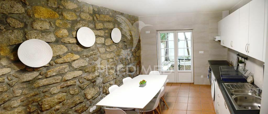 Casa antiga no centro do porto restaurada. aceitam-se propostas