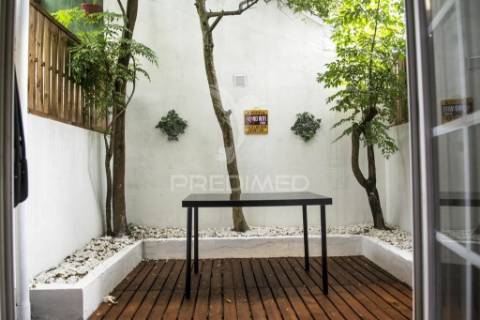 Casa antiga no centro do porto restaurada. aceitam-se propostas