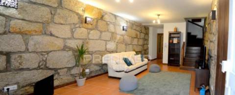 Casa antiga no centro do porto restaurada. aceitam-se propostas