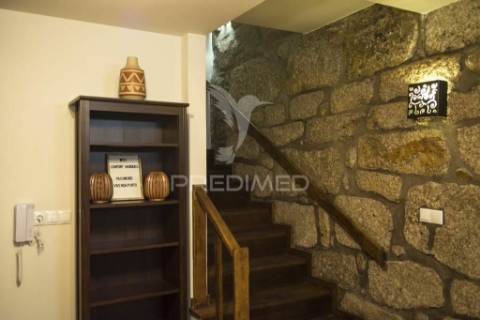 Casa antiga no centro do porto restaurada. aceitam-se propostas