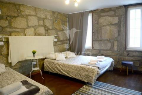 Casa antiga no centro do porto restaurada. aceitam-se propostas