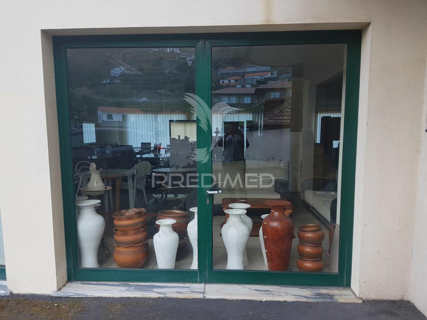 Loja com 355m2 para comercio no caniço