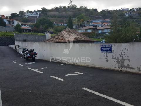 Loja com 355m2 para comercio no caniço