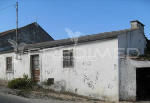 Montoito. casa rústica para recuperar junto à praia