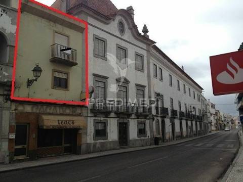 Prédio para recuperar em ponte de sor