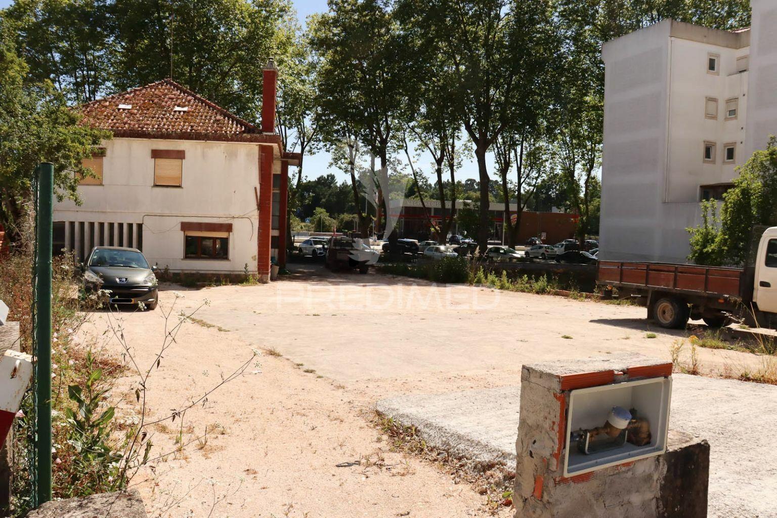 Moradia t9 c/ terreno c/ potencial, centro fátima