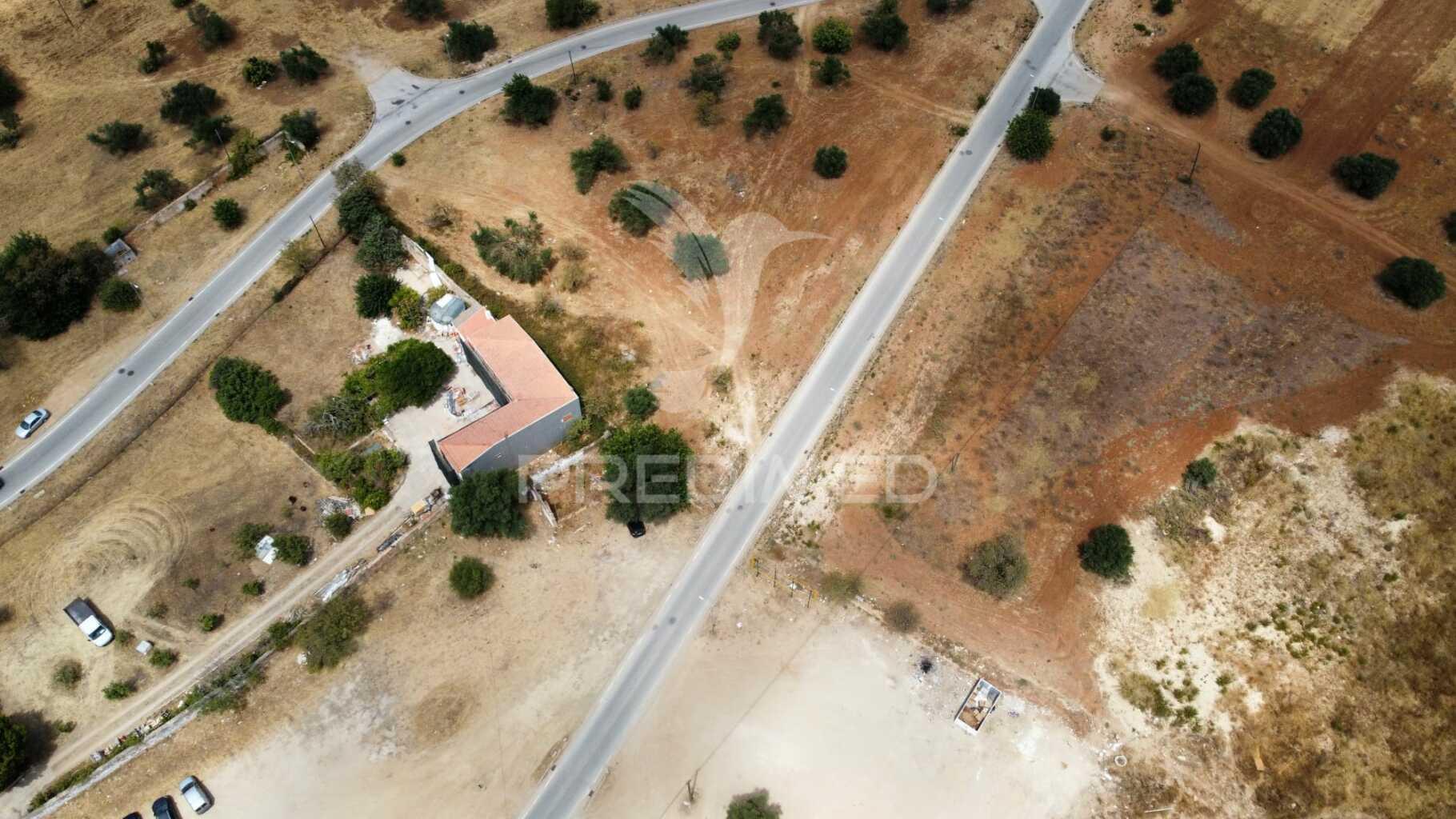 Terreno urbano com 8200m2 com loteamento aprovado loulé