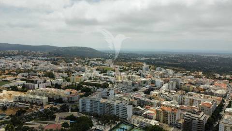 Terreno urbano com 8200m2 com loteamento aprovado loulé