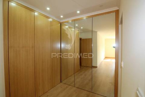 Moradia  em  azeitão t3+1 com 5000 m2 de terreno