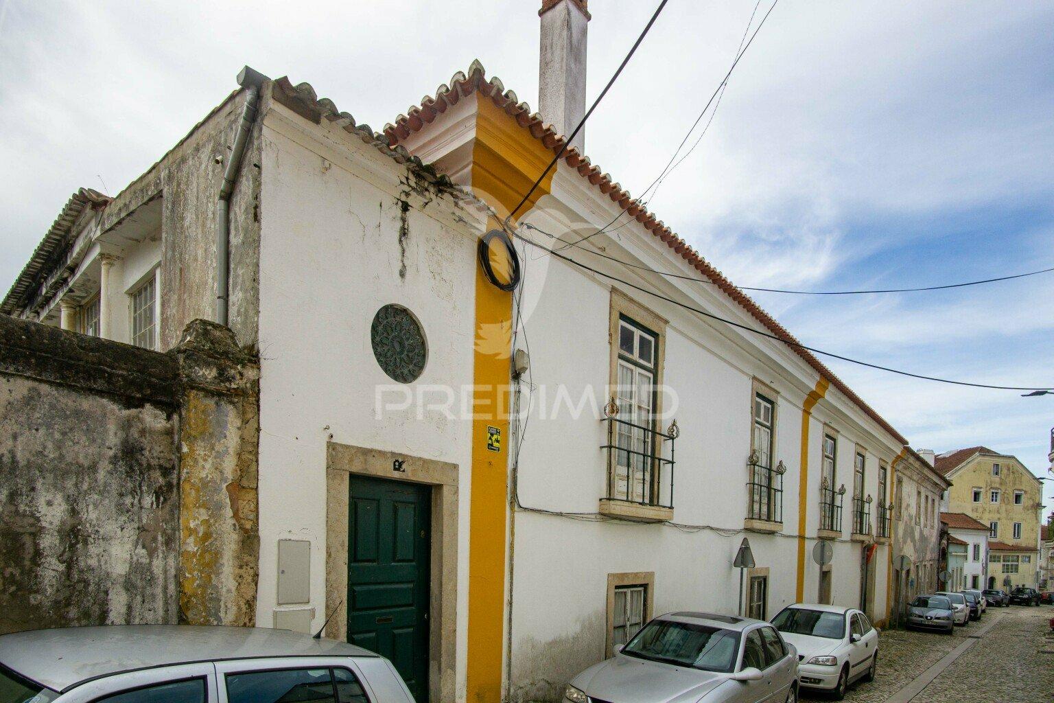 Casa senhorial no coração das caldas da rainha