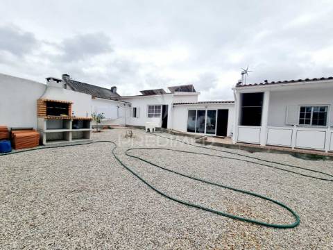 Terreno com moradias pinhal das formas avos