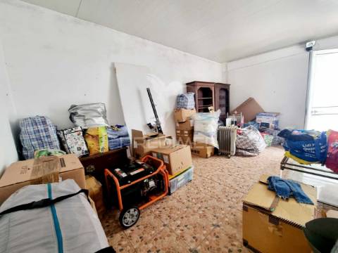 Terreno com moradias pinhal das formas avos