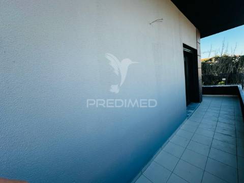 Apartamento t3 com terraço e garagem quinta da amizade