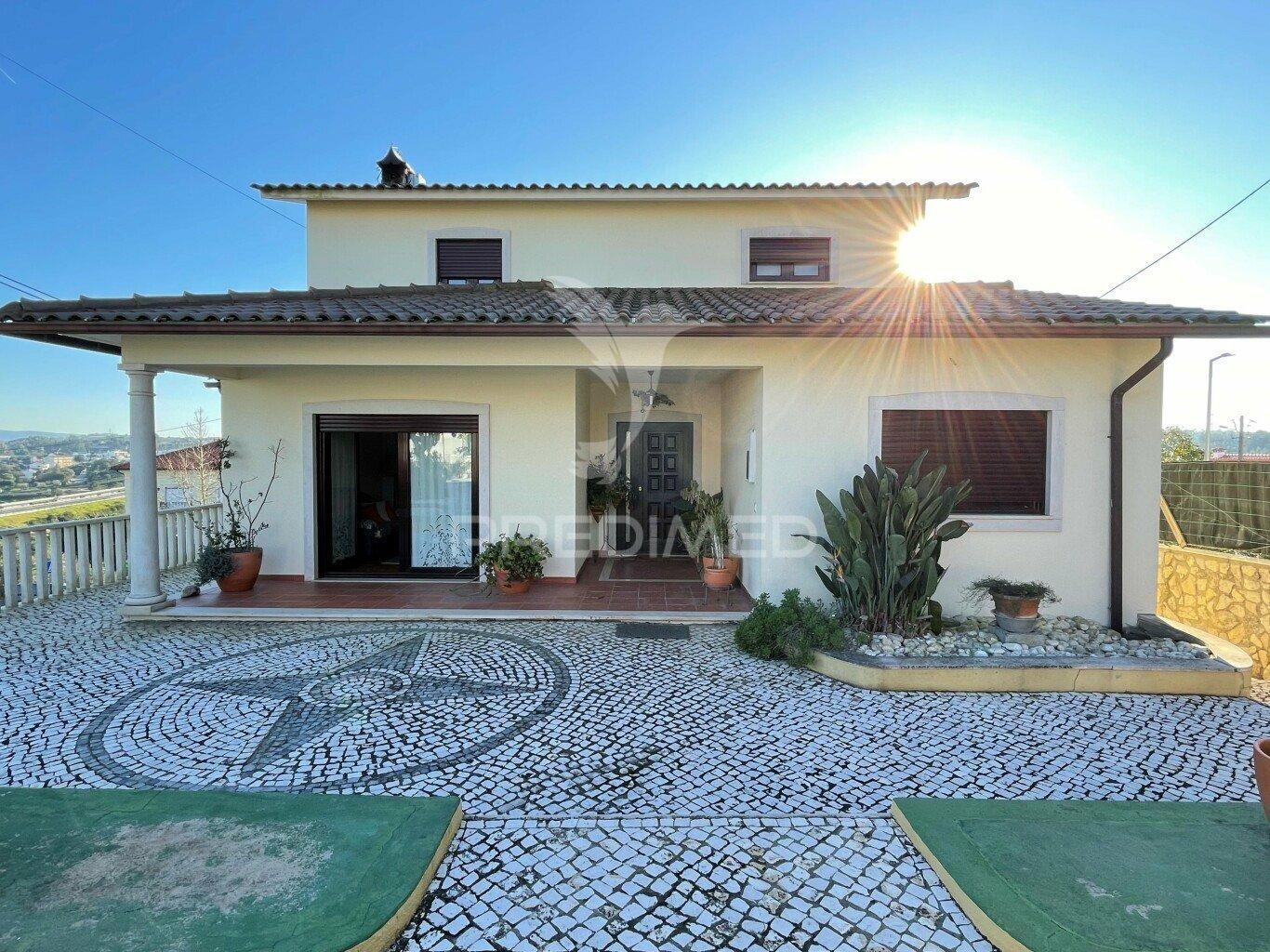 Moradia v5, stª catarina da serra