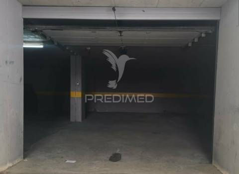 Parqueamento coberto em sines