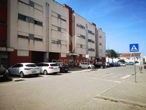 Parqueamento coberto em sines