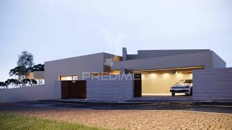 Moradia t4 nova em joane