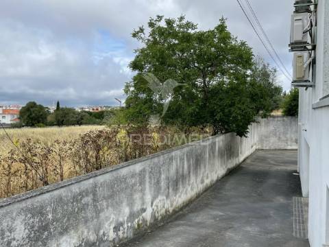 Armazém para atividade industrial e comércio
