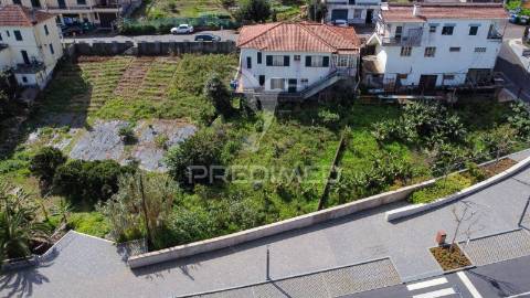Moradia t4 isolada no centro de são jorge com terreno