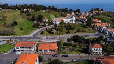 Moradia t4 isolada no centro de são jorge com terreno