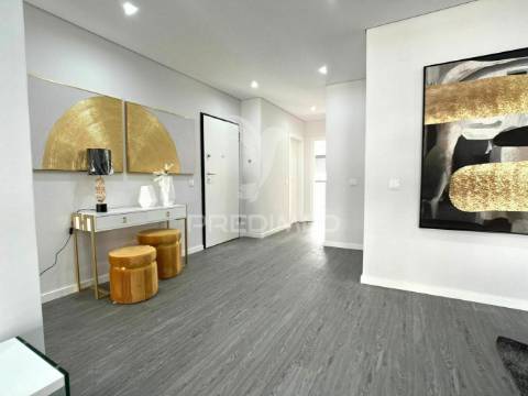 Olhão- apartamento com 3 quartos / apartment with 3 bedrooms