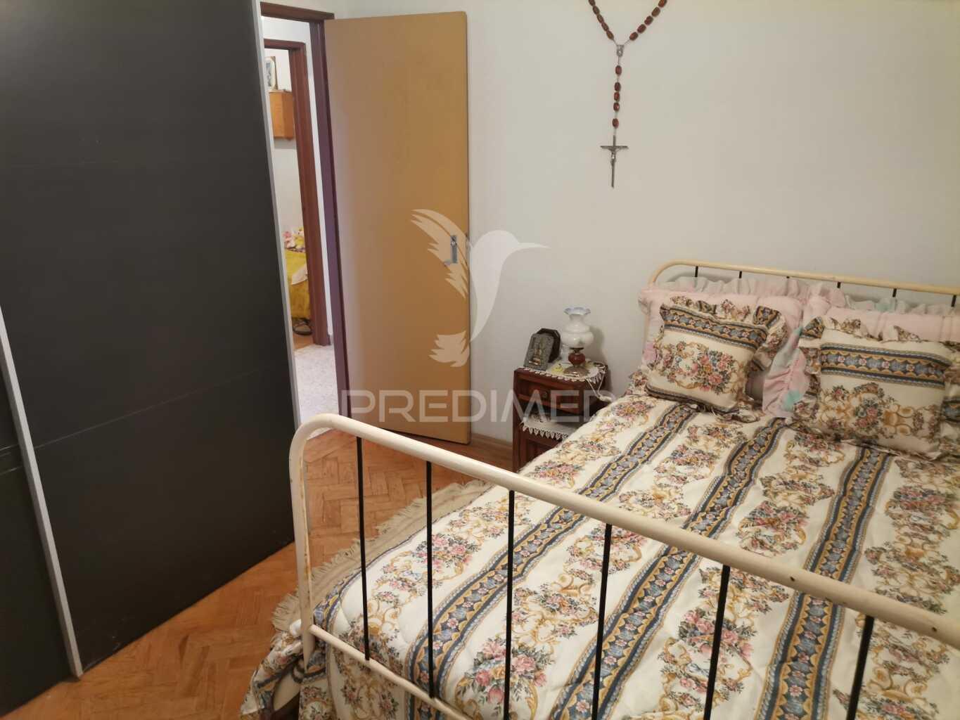 Moradia t4 isolada com terreno
