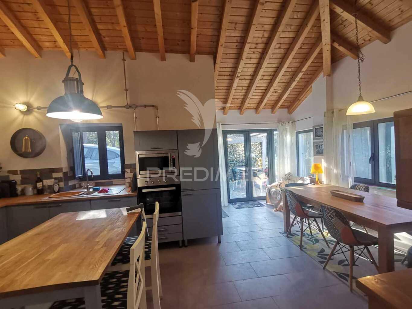 Moradia renovada em vale serrão, dornes