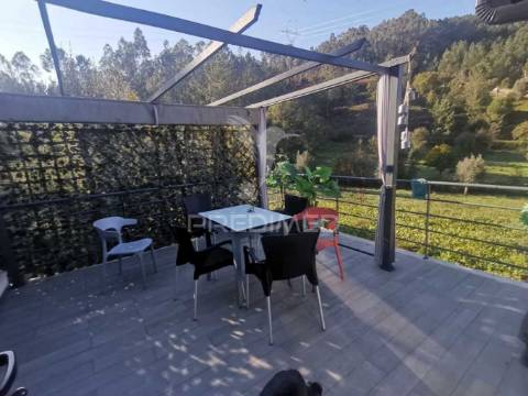Moradia renovada em vale serrão, dornes