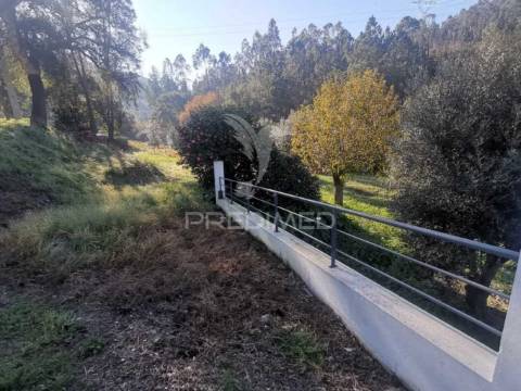 Moradia renovada em vale serrão, dornes